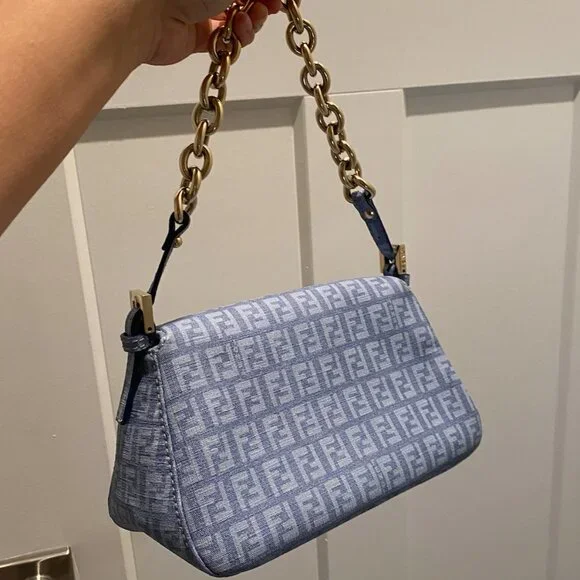 Fendi bag with a medal chain strap - Picture 2 of 7